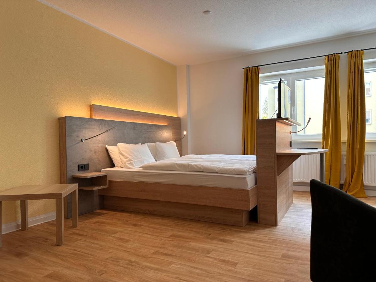 Ferienwohnungen Gaststaette Brauhaus Zwickau Gmbh Buitenkant foto